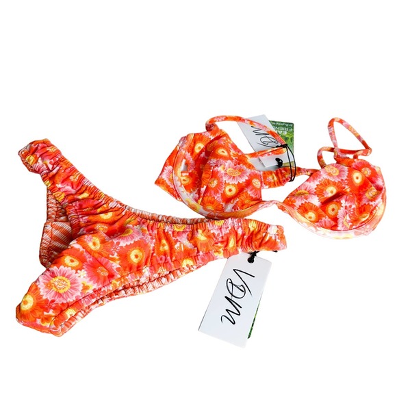 NWT VDM Swim Reversible Bikini in Gingham/Retro Daisy - Picture 6 of 16